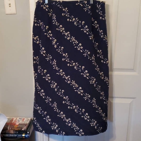 TR Bentley Dresses & Skirts - Bentley Plus Floral Skirt